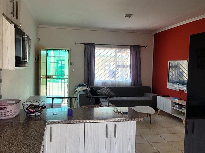 FLAT FOR SALE - VEDDERSSAL, OKAHANDJA - Photo 1