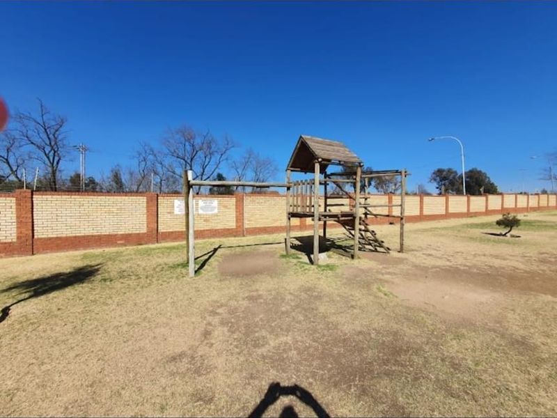 2 Bedroom Apartment for Sale in Pebble Falls - Photo 9