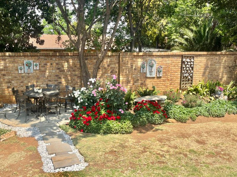 Discover Luxury in a Secure enclose area in Sunward Park 4-Bedroom Family Retreat.!" - Photo 9
