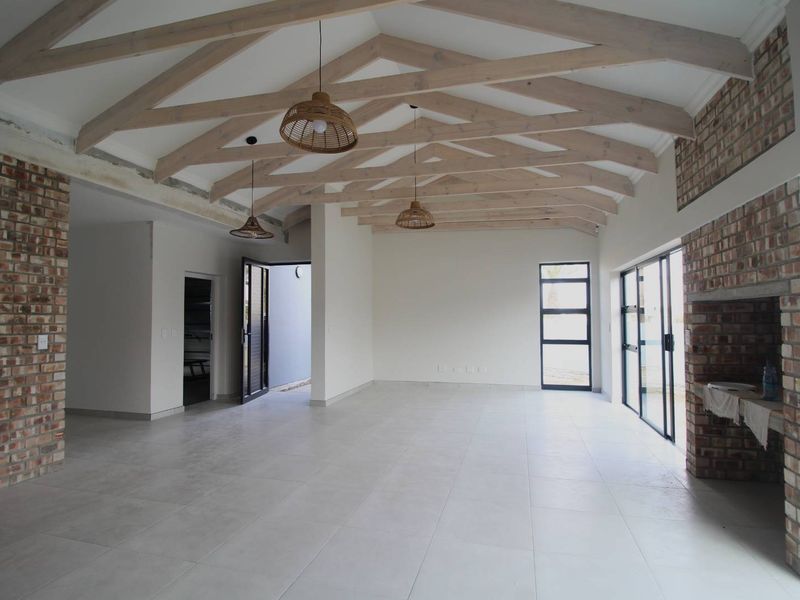 Open Plan 3 Bedroom House - Photo 4