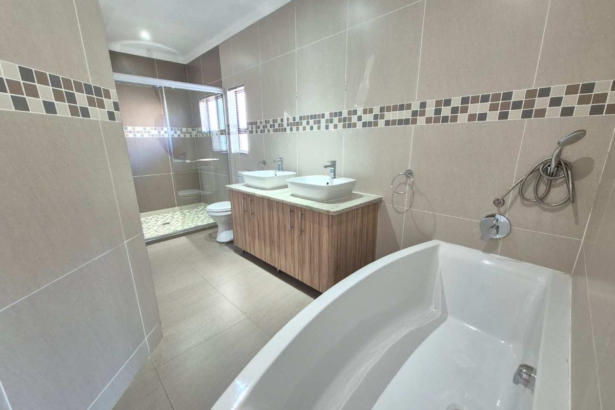 Luxury Living in the Heart of the North - Photo 4