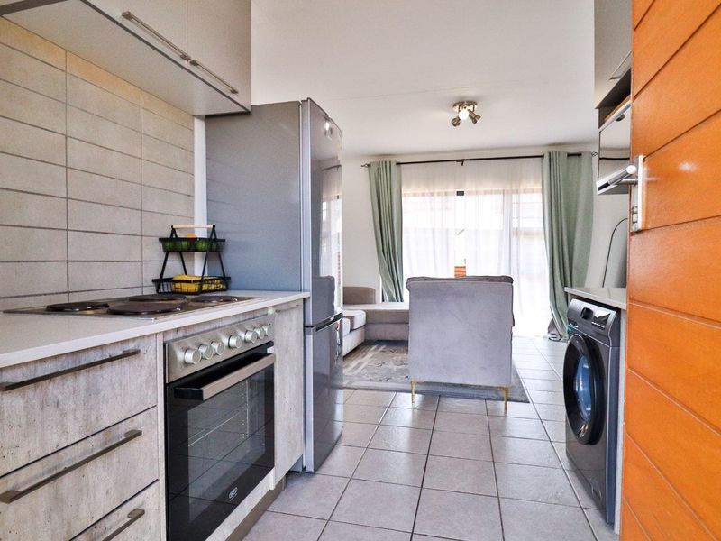 Perfect for Families or Investment - 4 Bed 2 Bath! - Photo 2