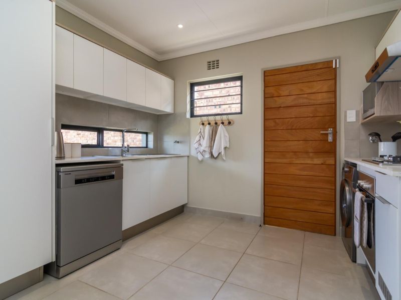 Stunning 71m2 3-Bedroom Home in Lion Pride Lifestyle Estate - Photo 5