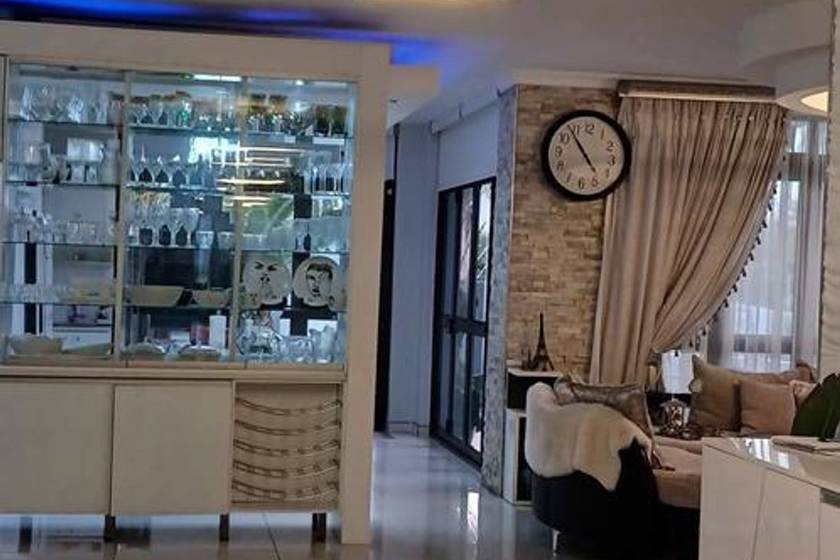 Mansion For Sale Auasblick - Photo 2