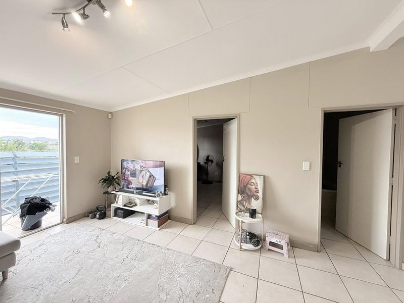 CLOSE TO CBD - Photo 3