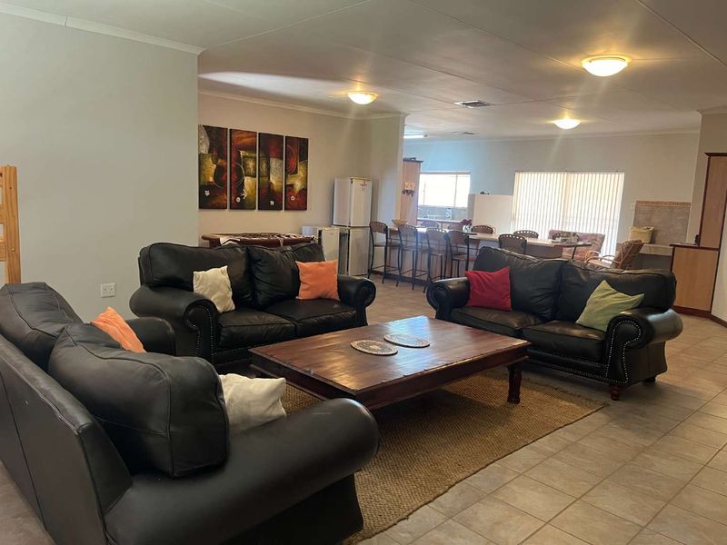 Beautiful Low-Maintenance Family Home in Sought-After Keidebees - Photo 7