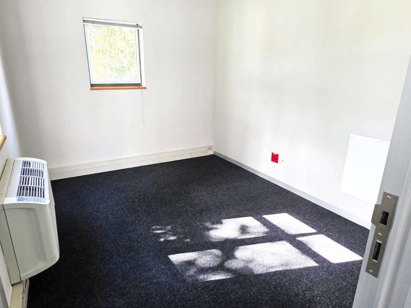 Offices in AAA-Grade Complex in Constantia - Photo 6