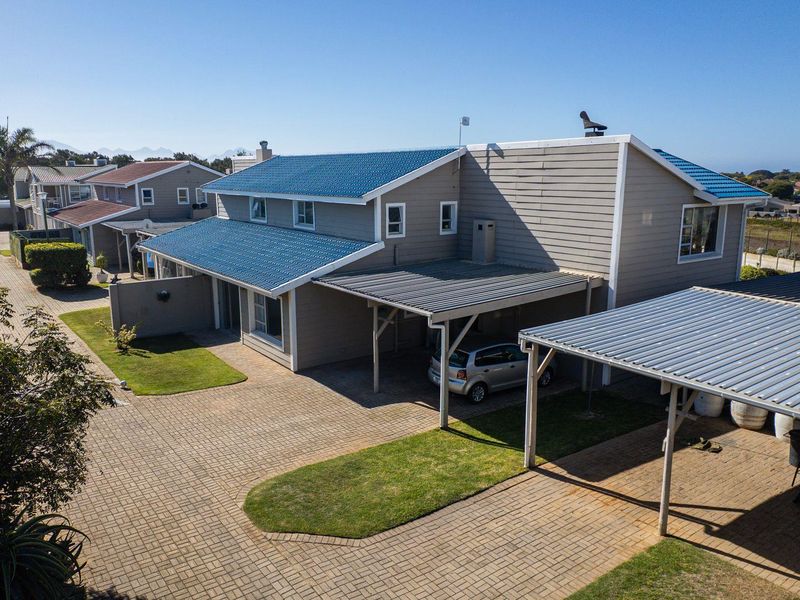 Holiday unit in a Secure Complex - Photo 10