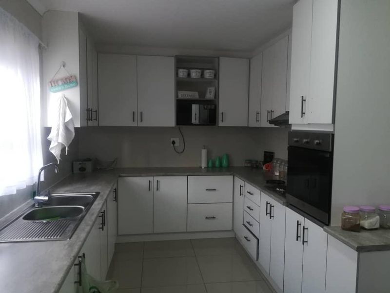 Okahandja- For Sale Neat 3 Bedroom House - Photo 4