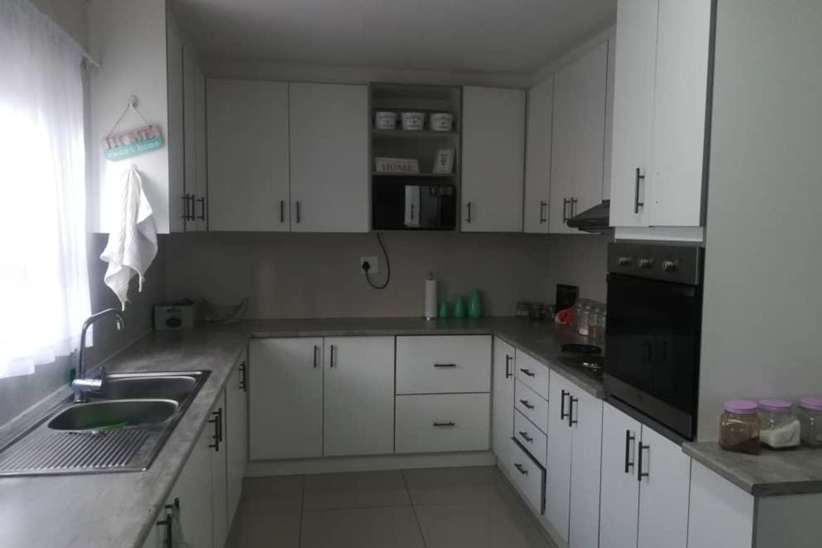 Okahandja- For Sale Neat 3 Bedroom House - Photo 4