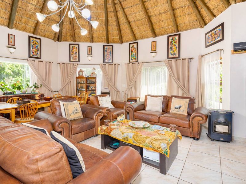 Exceptional Family Home with Prime Features. - Photo 5