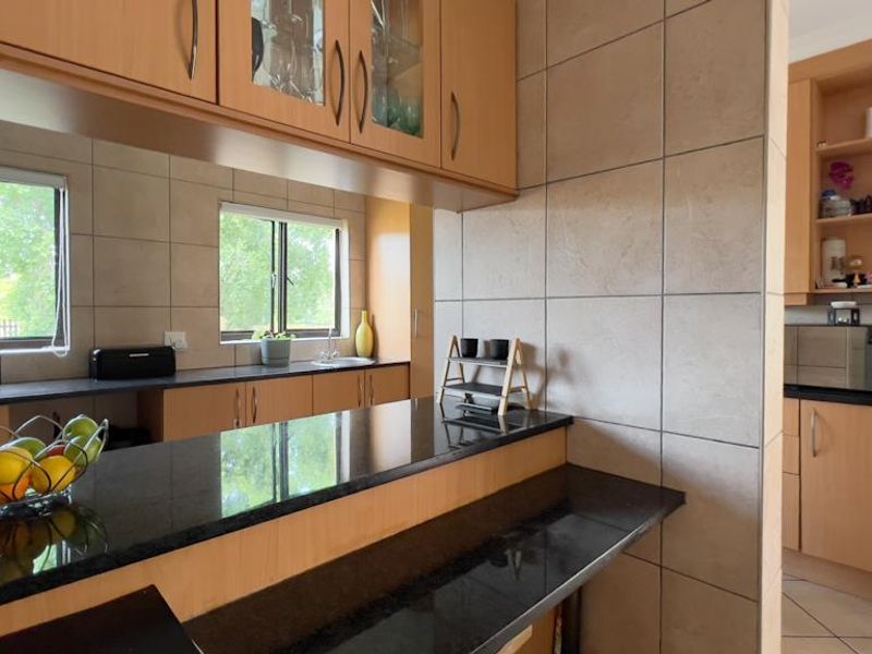 Gorgeous Townhouse in Midstream Estate - Photo 6