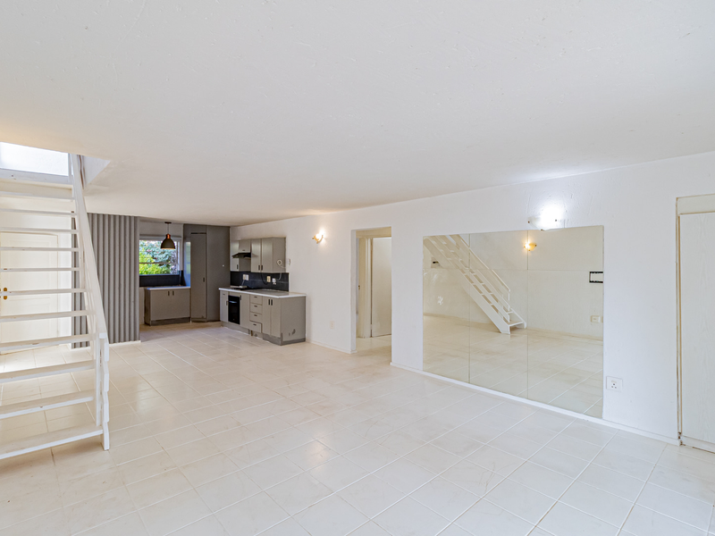 A 4 bedroom House for Sale - Photo 3