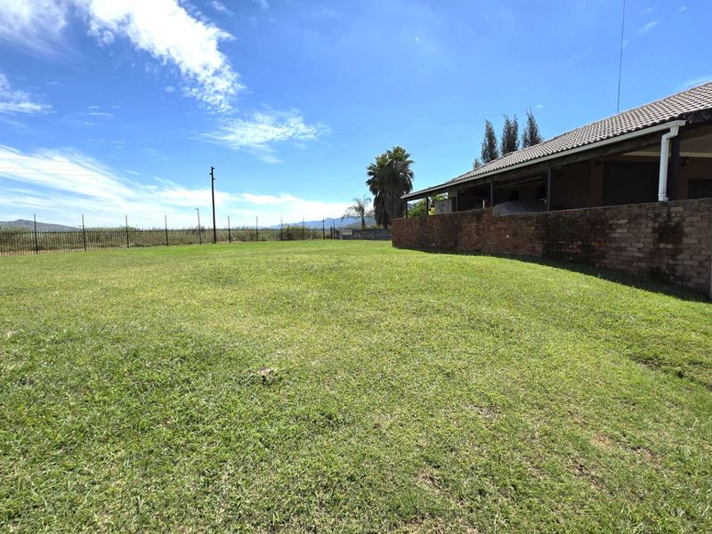 Waterfront Stand in Da Nice Estate - Photo 2