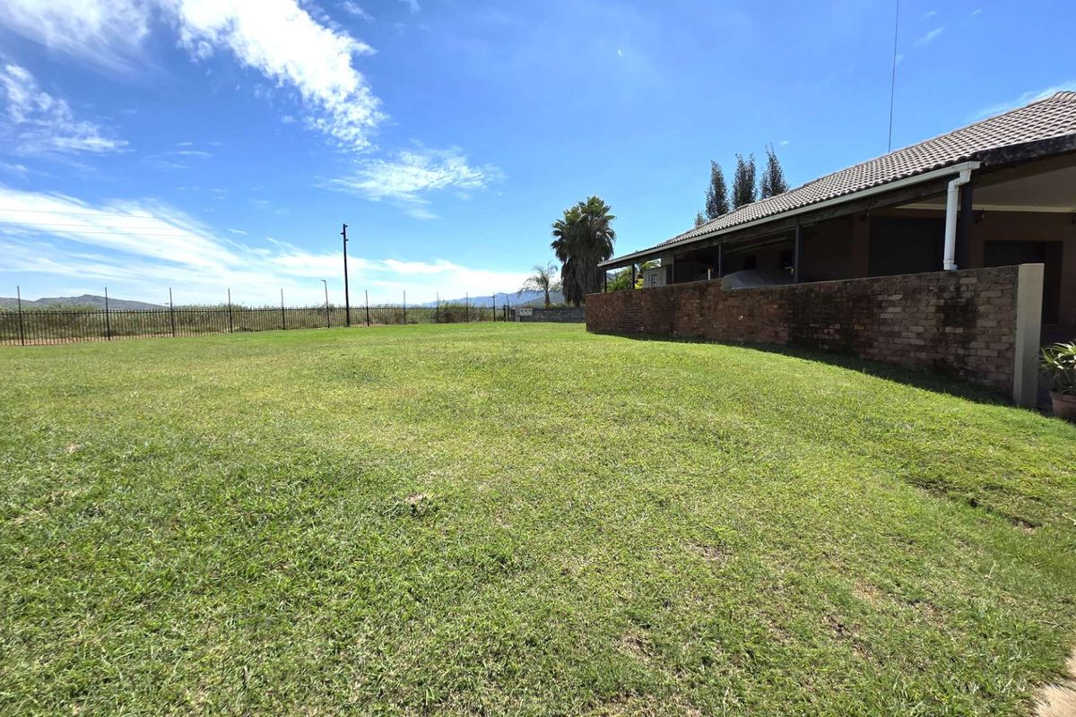 Waterfront Stand in Da Nice Estate - Photo 2