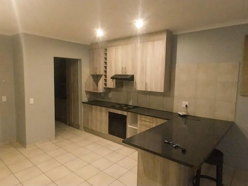 3 Bedroom House In Pomona Bel -Air Brentwwood Park - Photo 3