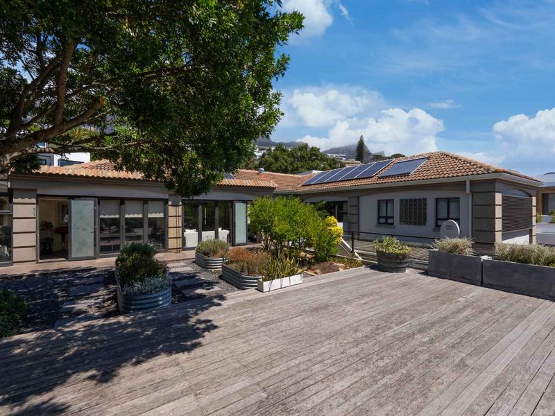 DEVELOPMENT OPPORTUNITY IN THE CAMPS BAY VILLAGE - Photo 10