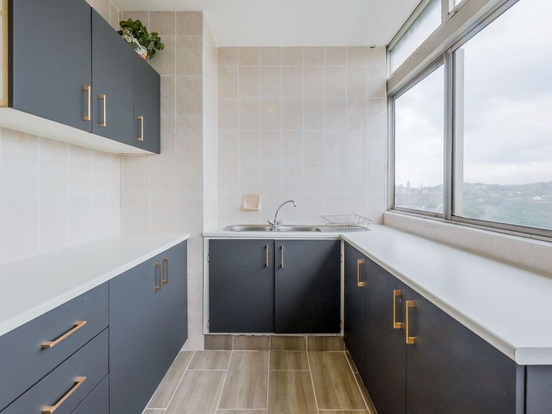 Modern unit on Beach Road - Photo 6