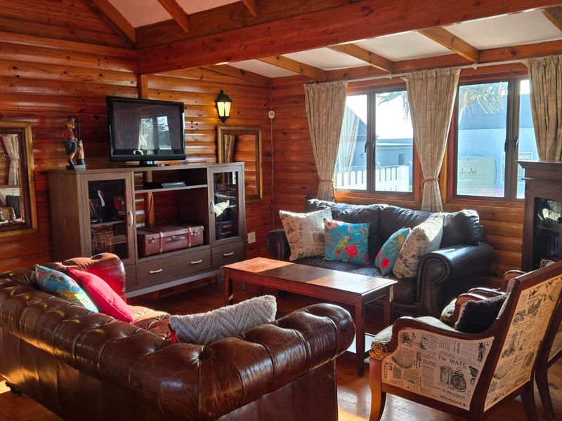 **Charming Home in a Private Nature Reserve with Stunning Views** - Photo 9