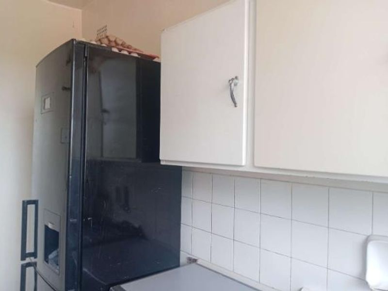 High-potential investment opportunity 1.5-Bedroom Apartment close to all amenities - Photo 6