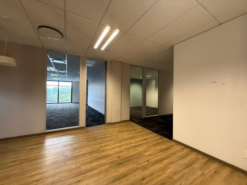 Spacious Office Space Available at Vdara Sandhurst - Photo 7