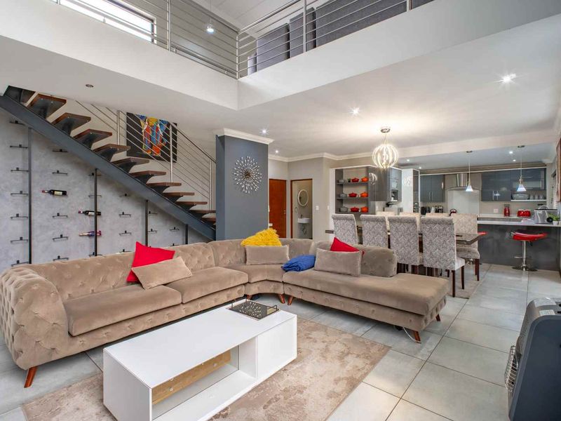 Family Home for Sale in Midstream Ridge Estate - Photo 2