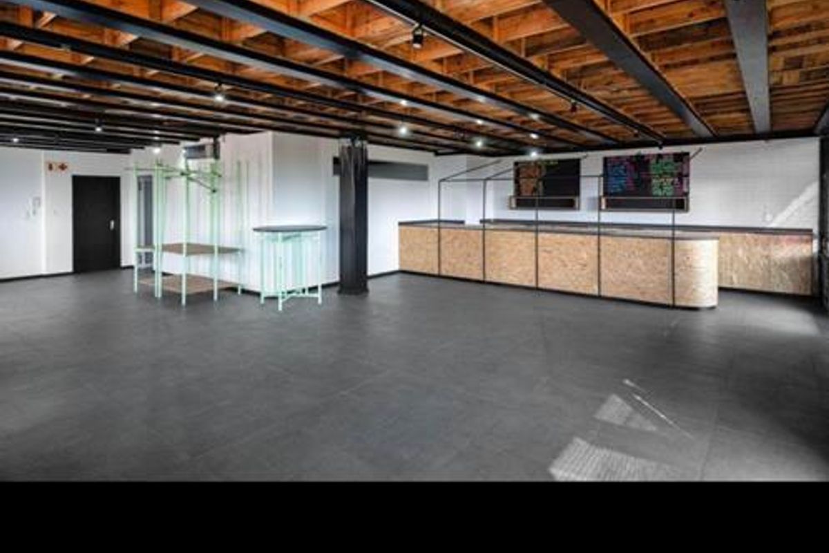 Prime Commercial Space Available on Prestigious Gleneagles Drive, Greenside - Photo 4