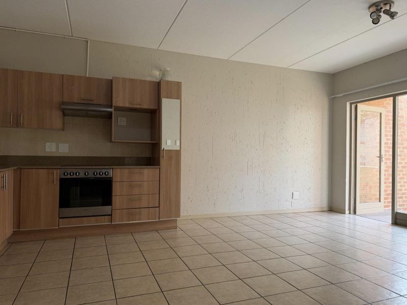 Bachelor apartment in Lonehill - Photo 5