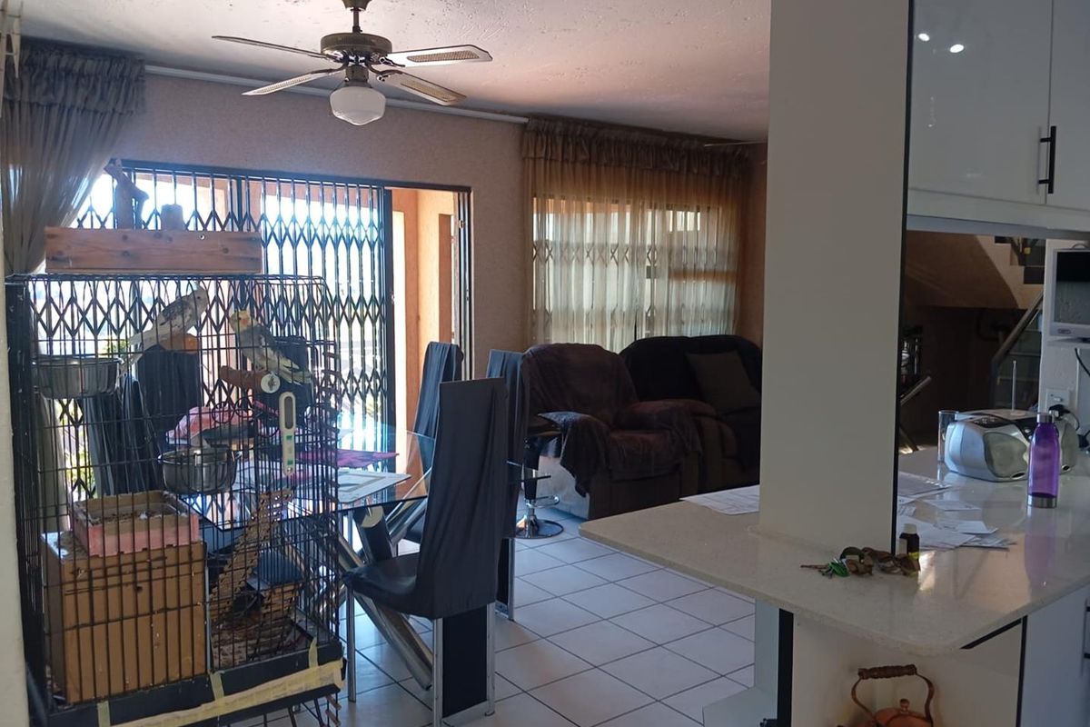 Four bedroom House in Bassonia - Photo 4