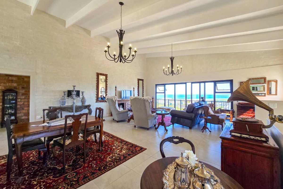 Secure estate living with spectacular views. - Photo 4