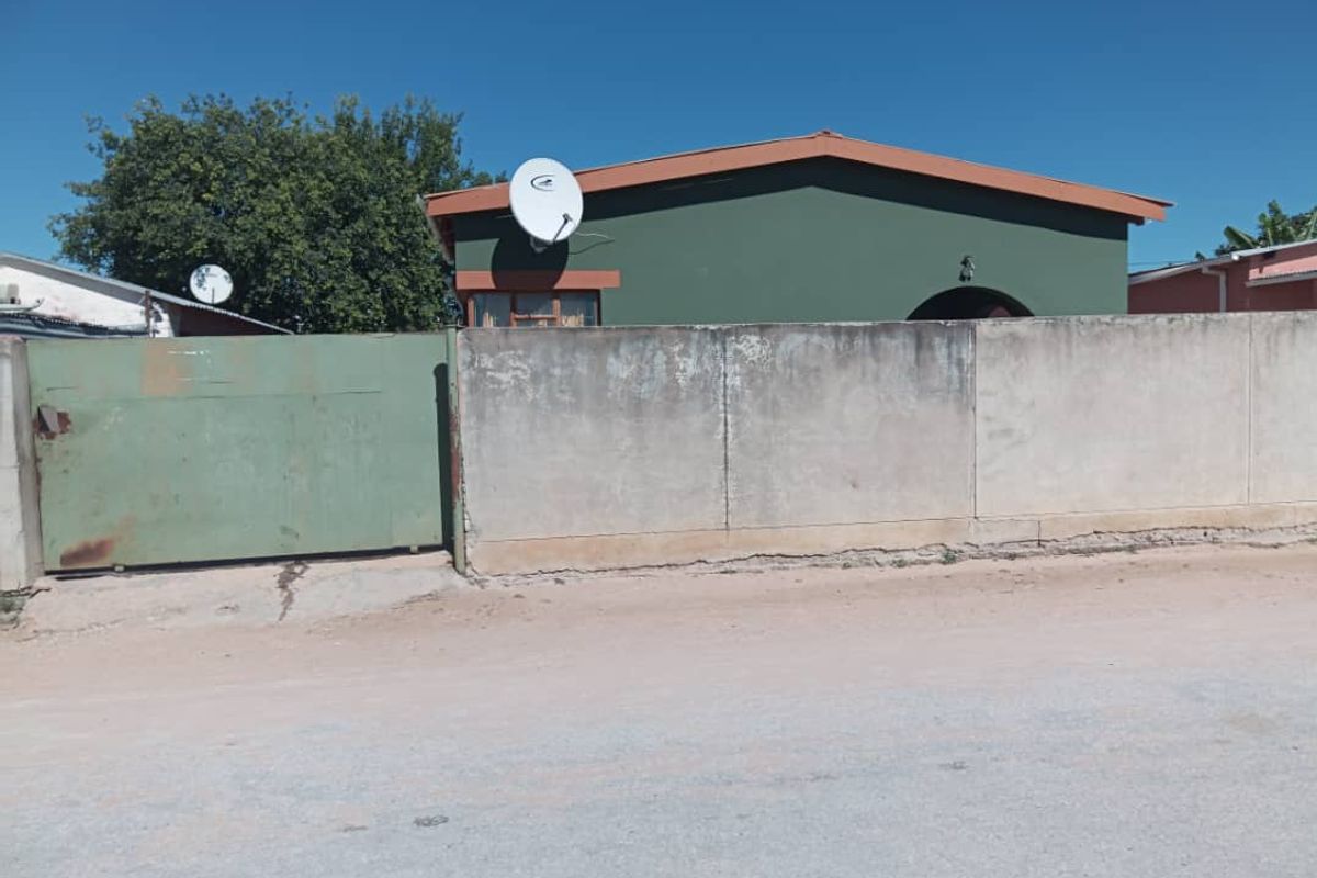 GROOTFONTEIN HOUSE FOR SALE - Photo 2