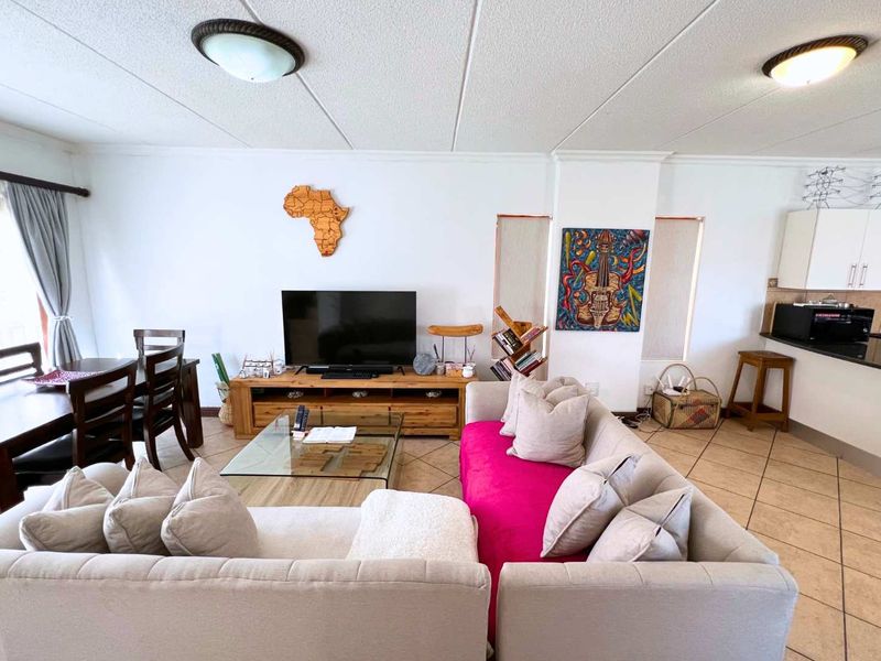 Two Bedroom townhouse to let in Montana - Photo 9