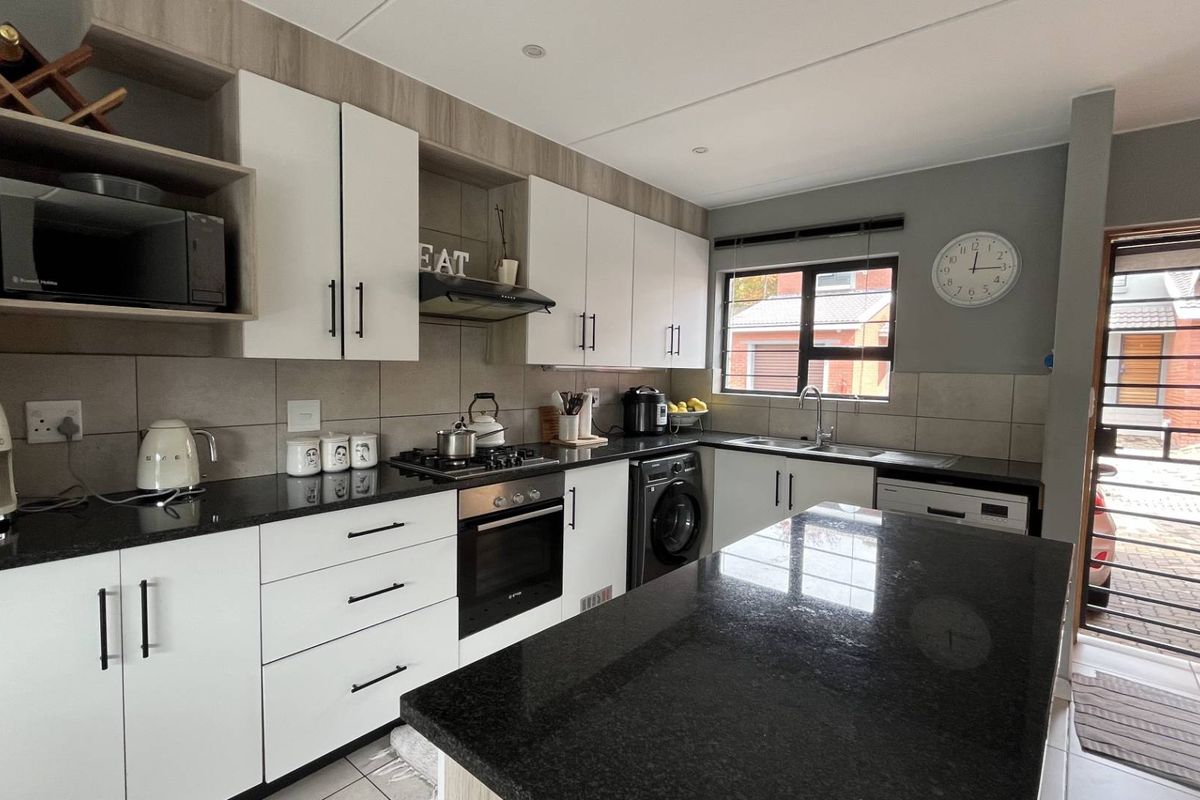 A Little Pocket of Peace in Ferndale! - Photo 4