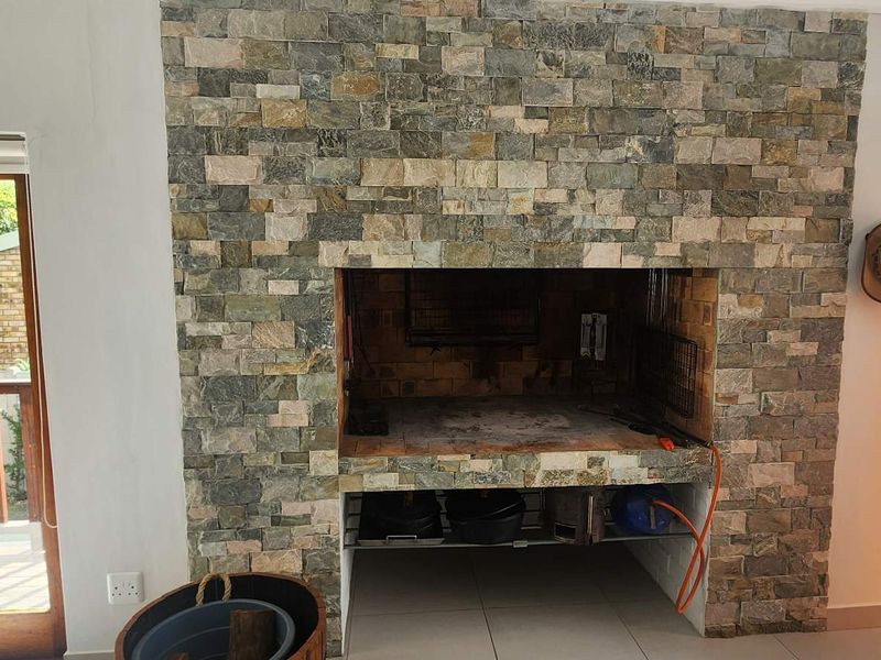 A CHEERFUL CENTRE FOR EVERYDAY FAMILY LIVING - Photo 9