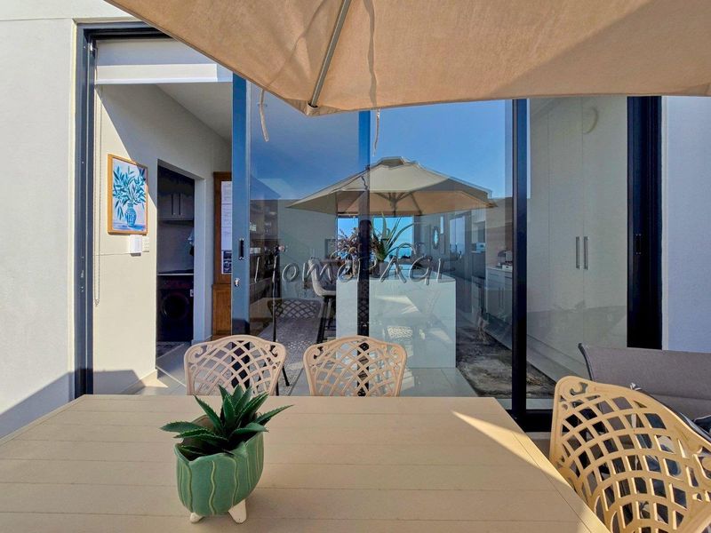 Dolphin Beach, Walvis Bay:  VIRTUALLY BRAND NEW 4 BEDR unit in Oceans is for Sale - Photo 6