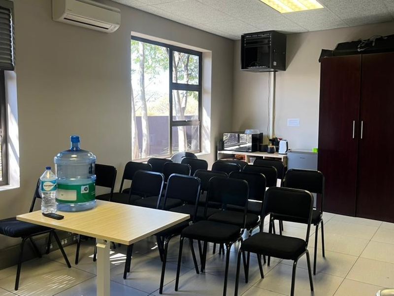 OFFICE SPACE TO LET | WINDHOEK CBD | N$20,000 P/M - Photo 5