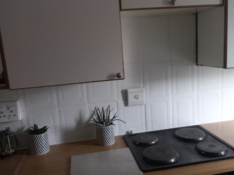 3 bedroom 2 bathroom apartment - Photo 6