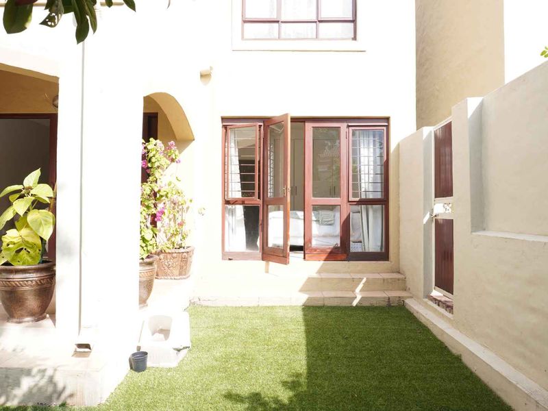 2 BED 1 BATH GARDEN APARTMENT MORNINGSIDE FOR SALE - Photo 3