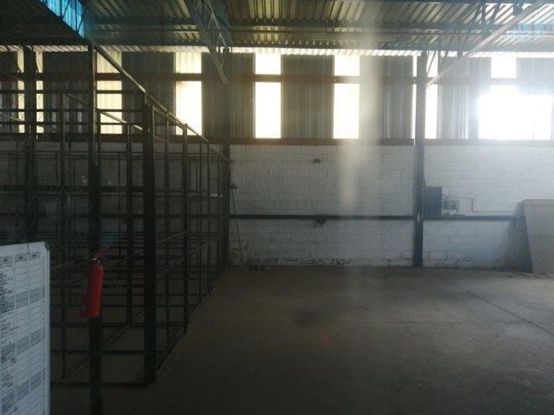 INTERLINK FRIENDLY WAREHOUSE FOR SALE - LAFRENZ - Photo 9