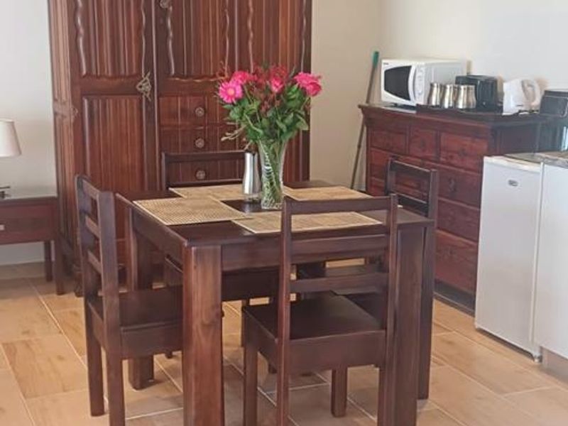 Elegant Furnished Garden cottage in Milnerton - Photo 7