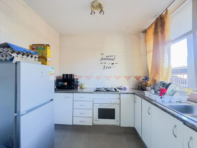 🏡 Fully Renovated 2-Bedroom Duplex in Secure Estate - Photo 9