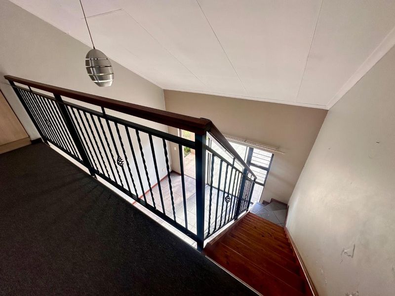 2 bed 2 bath loft townhouse - Photo 8