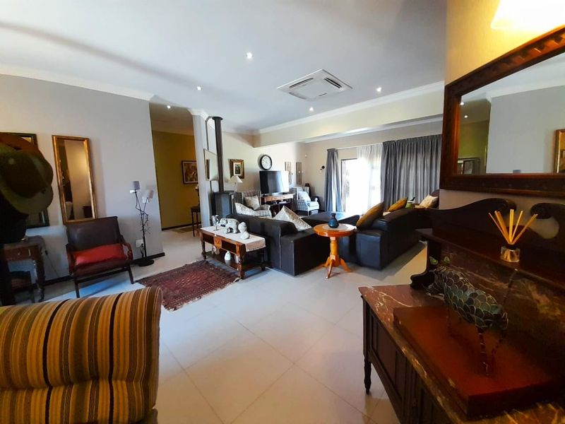 A STYLISH HOUSE WITH FLAT PERFECTLY SITUATED!! - Photo 2