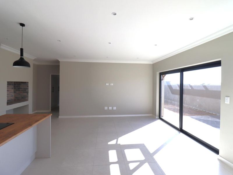 Modern single-level 3-bedroom townhouse – new development in Swakopmund - Photo 2