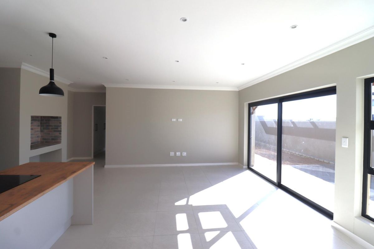Modern single-level 3-bedroom townhouse – new development in Swakopmund - Photo 2