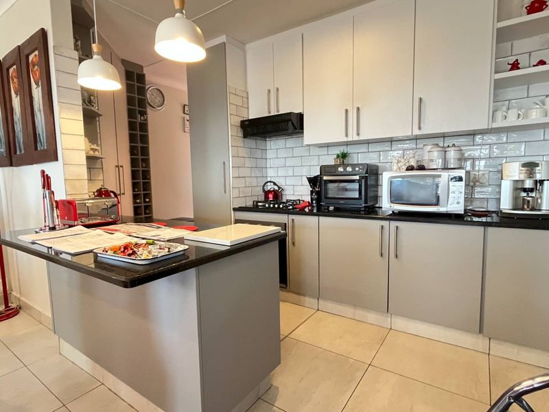 Modern Duet in Mossel Bay with Unmatched Ocean Views - Photo 4