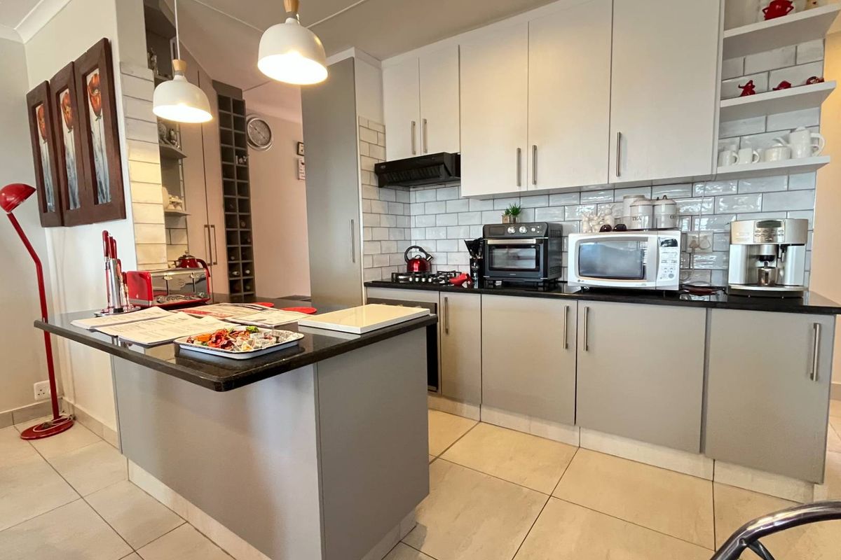 Modern Duet in Mossel Bay with Unmatched Ocean Views - Photo 4