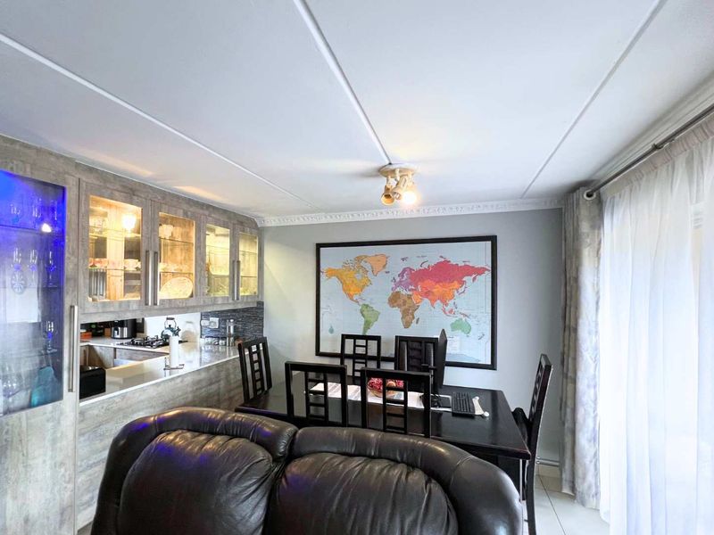 Renovated 3Bedroom Duplex in Secure Complex - Photo 8