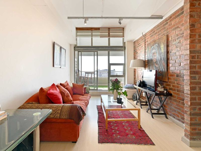 Apartment with Views and Strong Investment Appeal in Upper East Side - Photo 3