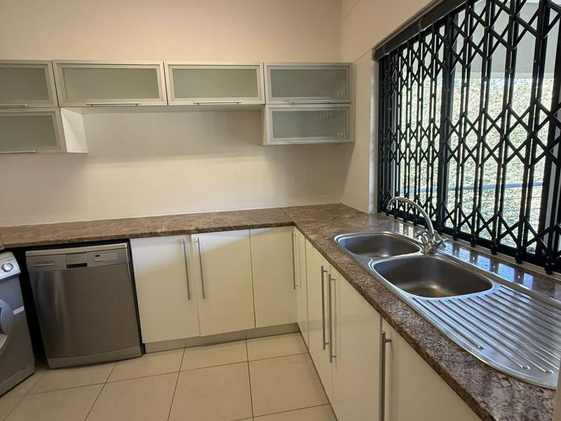 BEAUTIFUL MODERN 3 BEDROOM HOUSE TO LET IN LUDWIGSDORF, KLEIN WINDHOEK - Photo 8